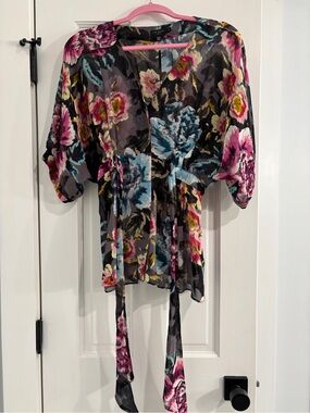 Ted Baker floral silk wrap blouse - size 2 (US 6 Approx)